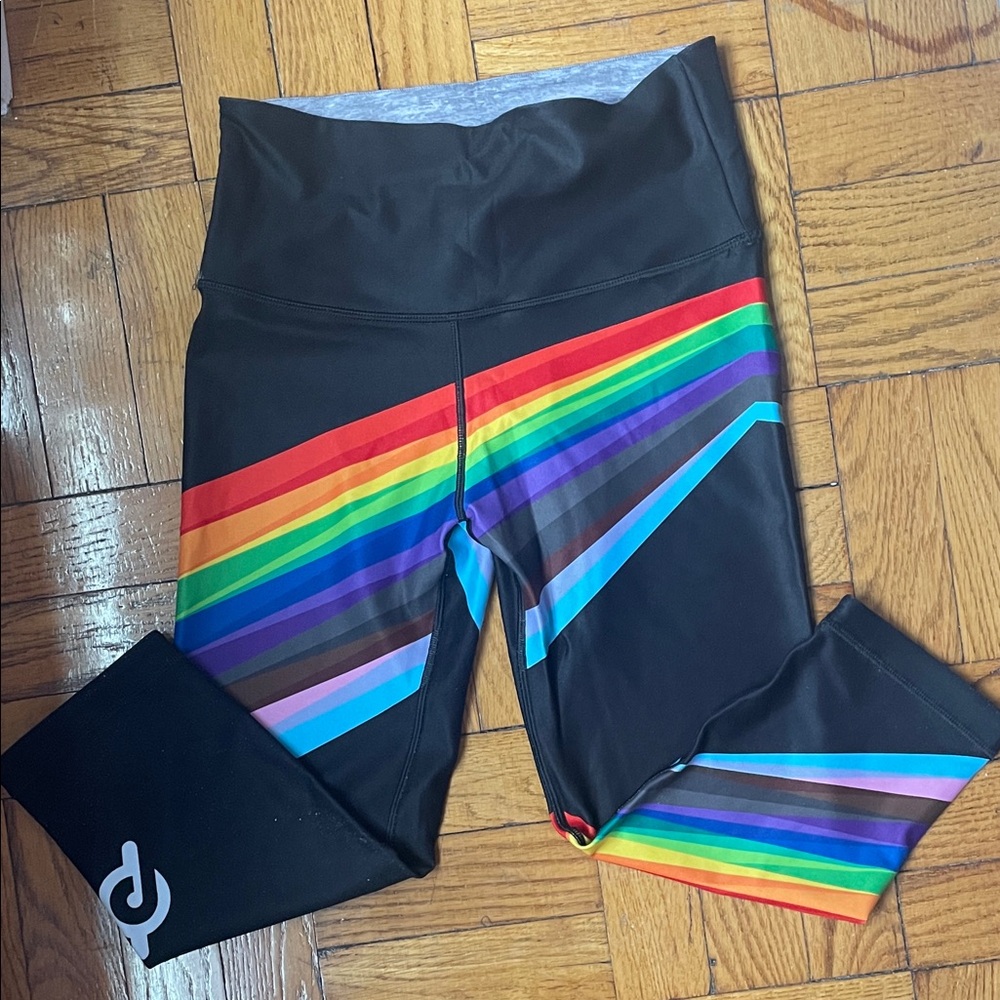 Peloton high waist rainbow 🌈 Capri - NWT - M